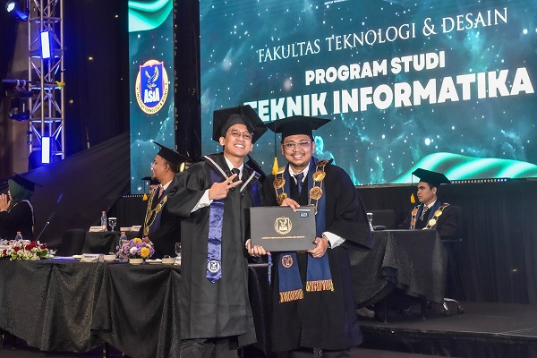Bersama Dekan Teknik Informatika ITB Asia